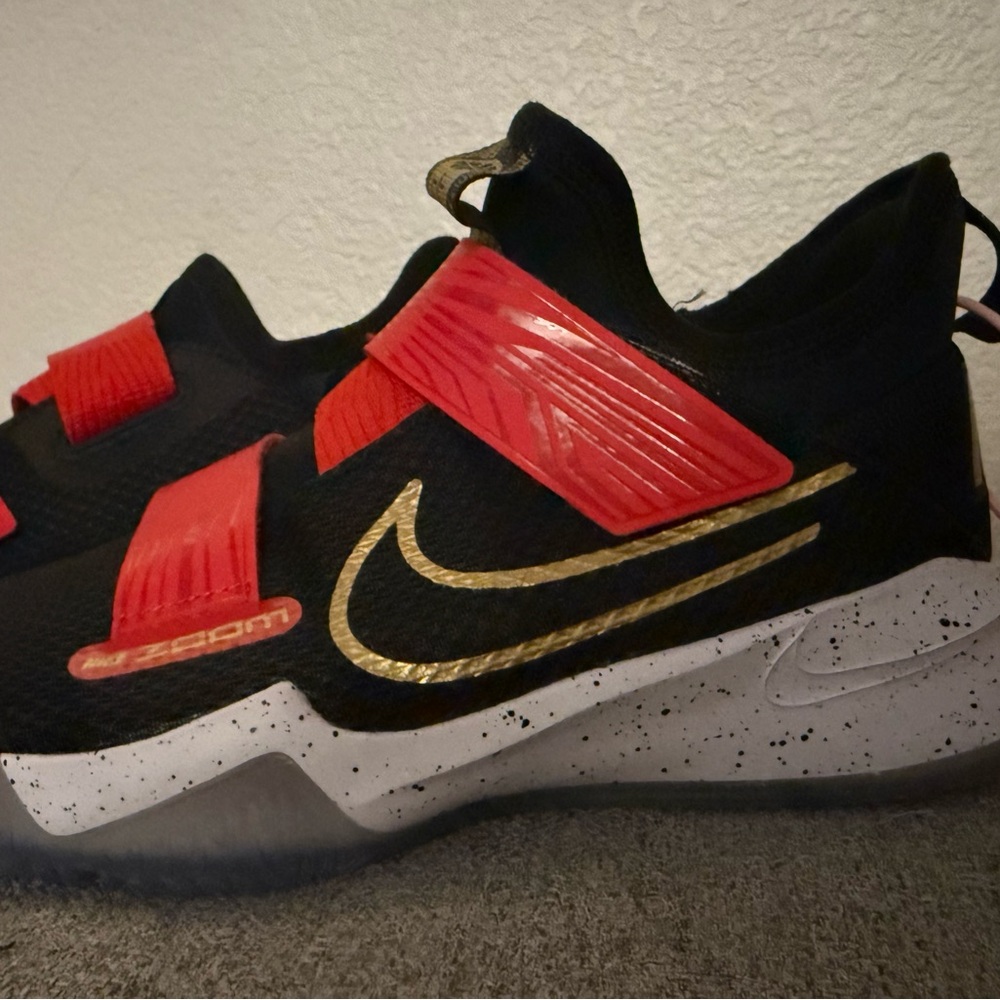 Nike Zoom Flight GS 'Black University Red'